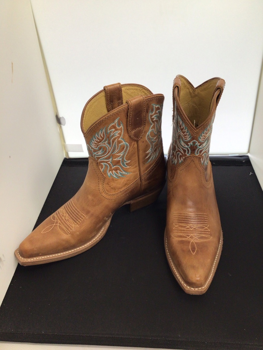 Justin Boots Tan Leather Western Boots with Blue Embroidery